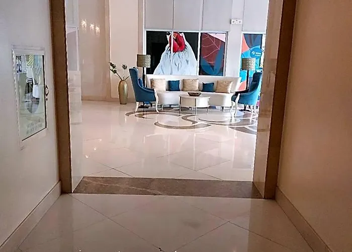 Henry & Luisa Condotel 3*